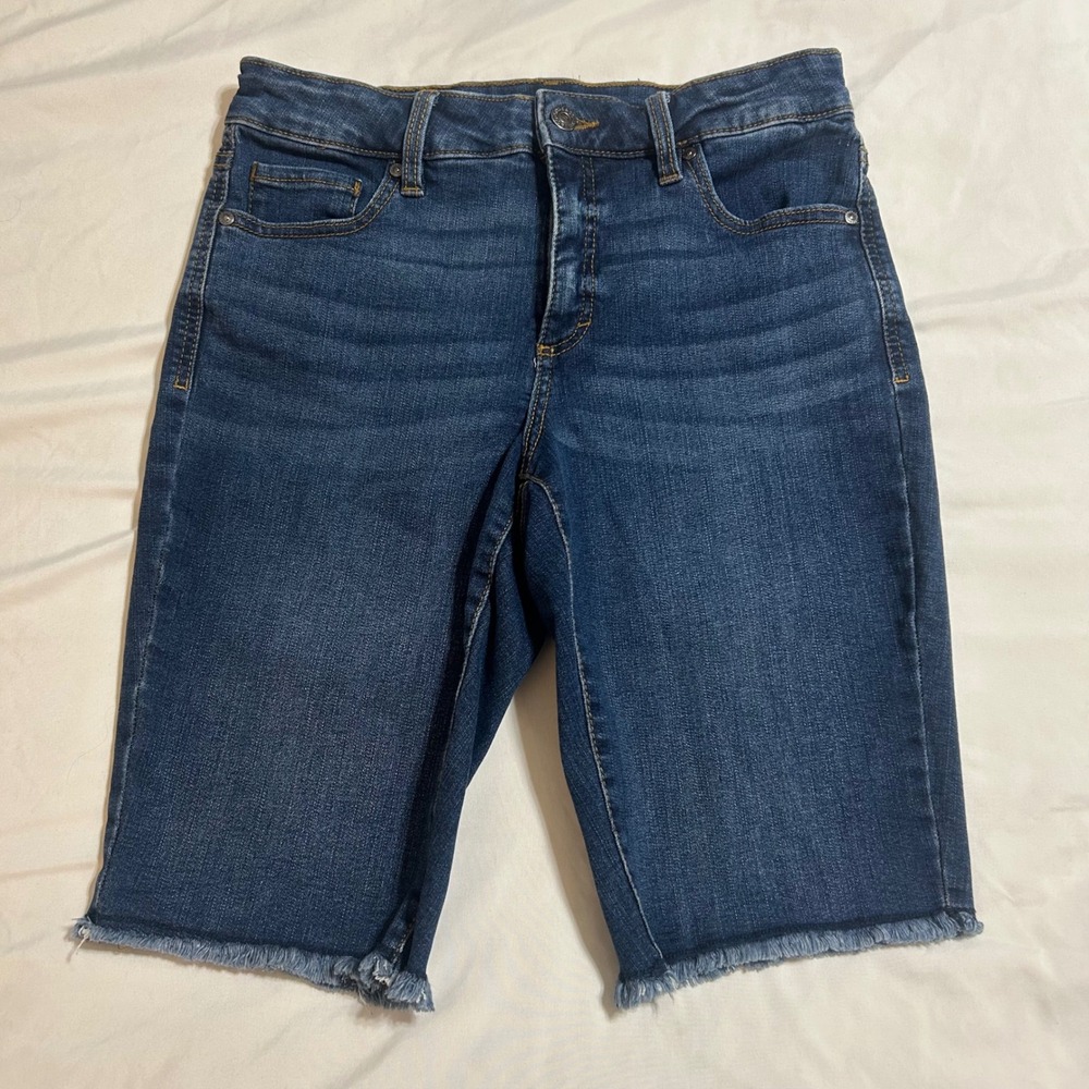 Style & Co Womens Bermuda Denim Shorts Dark Wash Raw Hem Size 4 Mid Rise Indigo